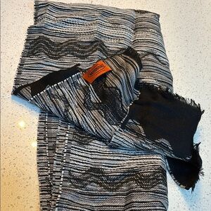 Missoni Black and White womens Scarf